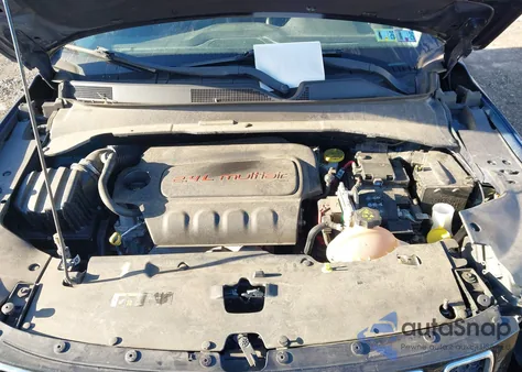 2018 Jeep Compass Latitude 4X4 из США, поврежденный, VIN 3C4NJDBB7JT176587